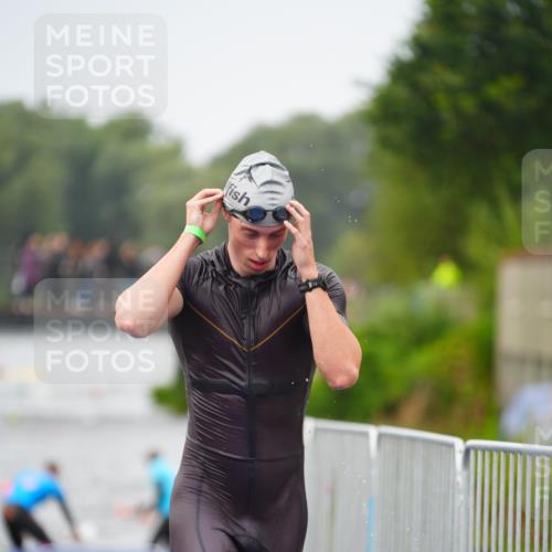 30.08.2026 - Elbe Triathlon Hamburg LAZAROV Photography http://msf.ph/oto/10033188 30.08.2026 08:49:40 Schwimmen 397 meine-sportfotos.de