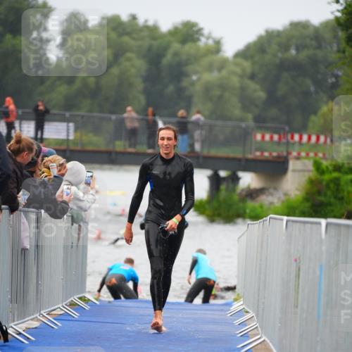 30.08.2026 - Elbe Triathlon Hamburg LAZAROV Photography http://msf.ph/oto/10033197 30.08.2026 08:49:52 Schwimmen 397, 414 meine-sportfotos.de