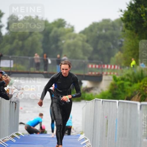 30.08.2026 - Elbe Triathlon Hamburg LAZAROV Photography http://msf.ph/oto/10033203 30.08.2026 08:49:54 Schwimmen 397, 414 meine-sportfotos.de