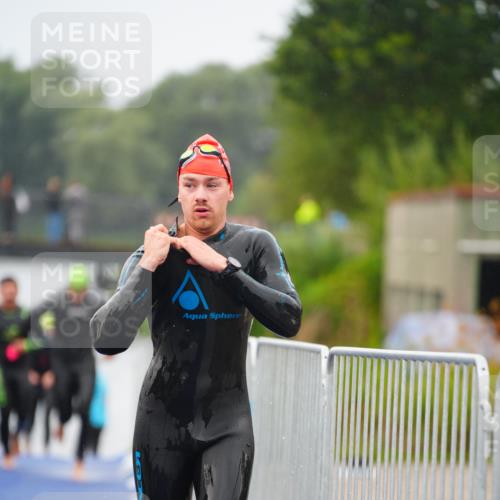 30.08.2026 - Elbe Triathlon Hamburg LAZAROV Photography http://msf.ph/oto/10033240 30.08.2026 08:49:59 Schwimmen 414, 417 meine-sportfotos.de