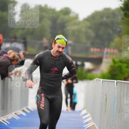 30.08.2026 - Elbe Triathlon Hamburg LAZAROV Photography http://msf.ph/oto/10033290 30.08.2026 08:50:08 Schwimmen 399, 414, 417, 476, 496 meine-sportfotos.de