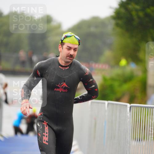 30.08.2026 - Elbe Triathlon Hamburg LAZAROV Photography http://msf.ph/oto/10033297 30.08.2026 08:50:08 Schwimmen 399, 414, 417, 476, 496 meine-sportfotos.de