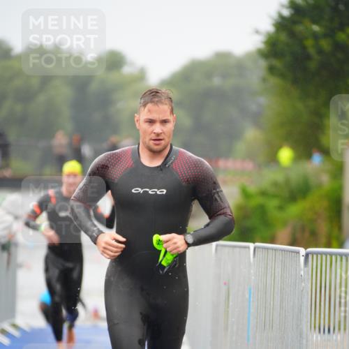 30.08.2026 - Elbe Triathlon Hamburg LAZAROV Photography http://msf.ph/oto/10033328 30.08.2026 08:50:16 Schwimmen 399, 444, 476, 480, 496 meine-sportfotos.de
