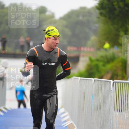 30.08.2026 - Elbe Triathlon Hamburg LAZAROV Photography http://msf.ph/oto/10033344 30.08.2026 08:50:19 Schwimmen 399, 444, 476, 480, 496 meine-sportfotos.de