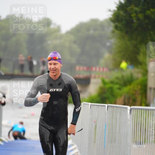 30.08.2026 - Elbe Triathlon Hamburg LAZAROV Photography http://msf.ph/oto/10033369 30.08.2026 08:50:27 Schwimmen 444, 446, 480 meine-sportfotos.de