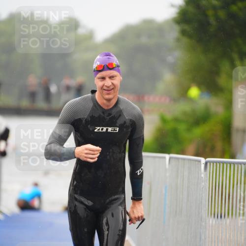 30.08.2026 - Elbe Triathlon Hamburg LAZAROV Photography http://msf.ph/oto/10033375 30.08.2026 08:50:27 Schwimmen 444, 446, 480 meine-sportfotos.de