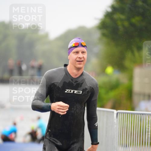 30.08.2026 - Elbe Triathlon Hamburg LAZAROV Photography http://msf.ph/oto/10033378 30.08.2026 08:50:28 Schwimmen 444, 446, 480 meine-sportfotos.de