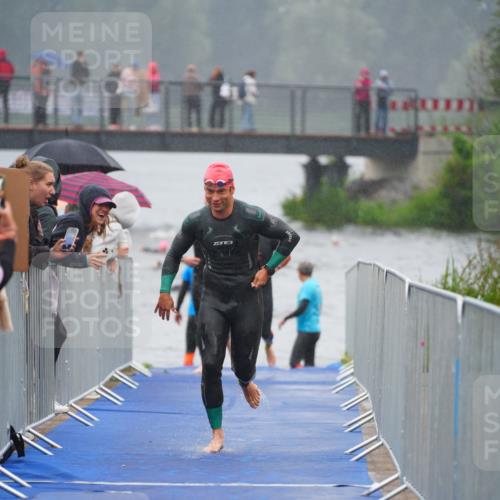 30.08.2026 - Elbe Triathlon Hamburg LAZAROV Photography http://msf.ph/oto/10033432 30.08.2026 08:50:58 Schwimmen 527, 916 meine-sportfotos.de
