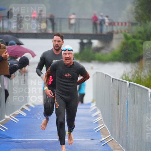 30.08.2026 - Elbe Triathlon Hamburg LAZAROV Photography http://msf.ph/oto/10033456 30.08.2026 08:51:03 Schwimmen 484, 689, 916 meine-sportfotos.de