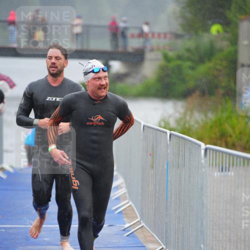 30.08.2026 - Elbe Triathlon Hamburg LAZAROV Photography http://msf.ph/oto/10033462 30.08.2026 08:51:03 Schwimmen 484, 689, 916 meine-sportfotos.de