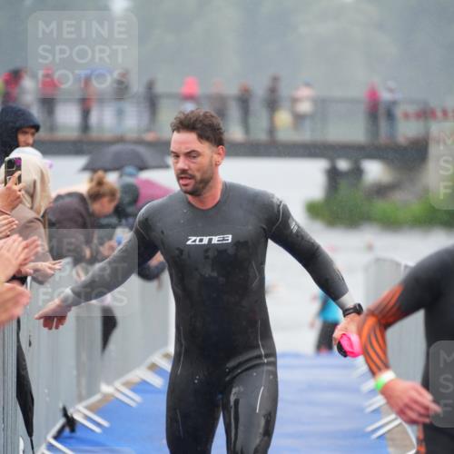 30.08.2026 - Elbe Triathlon Hamburg LAZAROV Photography http://msf.ph/oto/10033469 30.08.2026 08:51:05 Schwimmen 484, 689, 916 meine-sportfotos.de