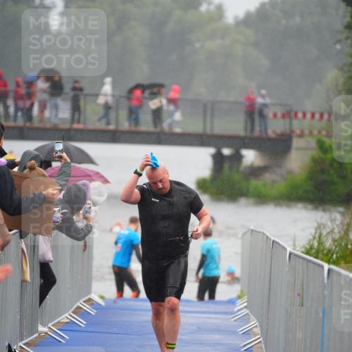 30.08.2026 - Elbe Triathlon Hamburg LAZAROV Photography http://msf.ph/oto/10033485 30.08.2026 08:51:19 Schwimmen 457, 484, 689 meine-sportfotos.de