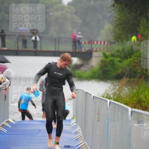 30.08.2026 - Elbe Triathlon Hamburg LAZAROV Photography http://msf.ph/oto/10033500 30.08.2026 08:51:33 Schwimmen 394, 457 meine-sportfotos.de