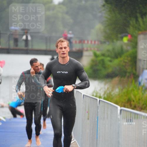 30.08.2026 - Elbe Triathlon Hamburg LAZAROV Photography http://msf.ph/oto/10033512 30.08.2026 08:51:37 Schwimmen 248, 394, 464 meine-sportfotos.de