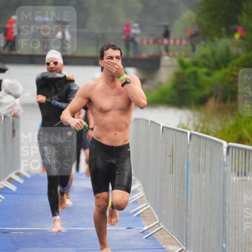 30.08.2026 - Elbe Triathlon Hamburg LAZAROV Photography http://msf.ph/oto/10033597 30.08.2026 08:51:52 Schwimmen 248, 405, 425, 428, 430, 464, 481 meine-sportfotos.de