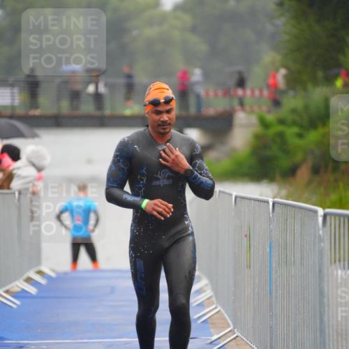 30.08.2026 - Elbe Triathlon Hamburg LAZAROV Photography http://msf.ph/oto/10033657 30.08.2026 08:52:02 Schwimmen 405, 420, 425, 426, 428, 430, 481, 493 meine-sportfotos.de