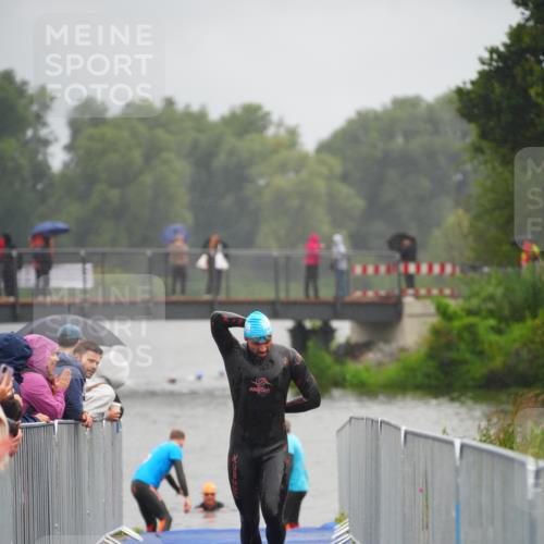 30.08.2026 - Elbe Triathlon Hamburg LAZAROV Photography http://msf.ph/oto/10033665 30.08.2026 08:52:54 Schwimmen 613 meine-sportfotos.de