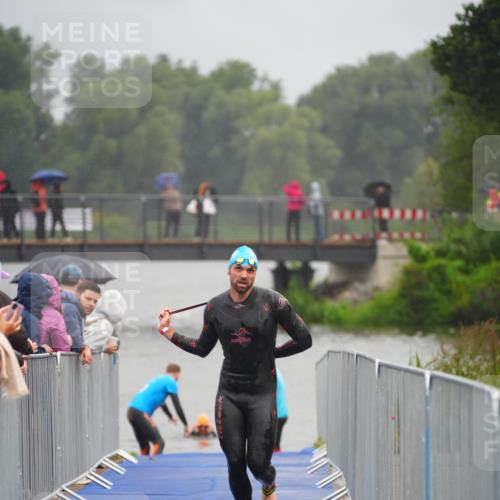30.08.2026 - Elbe Triathlon Hamburg LAZAROV Photography http://msf.ph/oto/10033671 30.08.2026 08:52:55 Schwimmen 613 meine-sportfotos.de