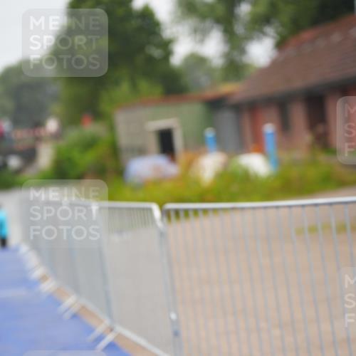30.08.2026 - Elbe Triathlon Hamburg LAZAROV Photography http://msf.ph/oto/10033894 30.08.2026 08:53:55 Schwimmen 460, 501, 595, 1895 meine-sportfotos.de