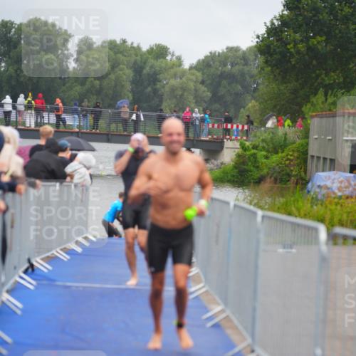 30.08.2026 - Elbe Triathlon Hamburg LAZAROV Photography http://msf.ph/oto/10033897 30.08.2026 08:54:20 Schwimmen 415, 431, 451, 482 meine-sportfotos.de