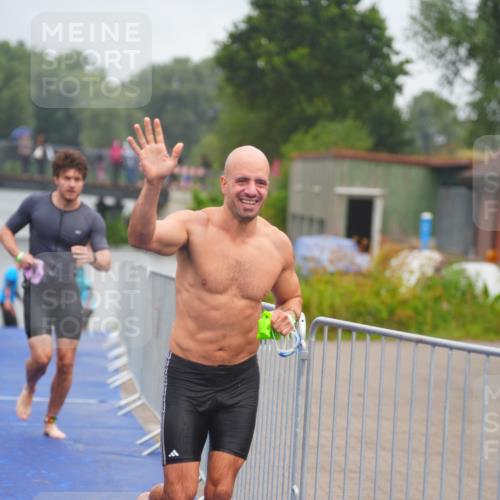 30.08.2026 - Elbe Triathlon Hamburg LAZAROV Photography http://msf.ph/oto/10033906 30.08.2026 08:54:21 Schwimmen 415, 431, 451, 482 meine-sportfotos.de