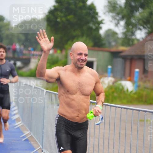 30.08.2026 - Elbe Triathlon Hamburg LAZAROV Photography http://msf.ph/oto/10033910 30.08.2026 08:54:21 Schwimmen 415, 431, 451, 482 meine-sportfotos.de
