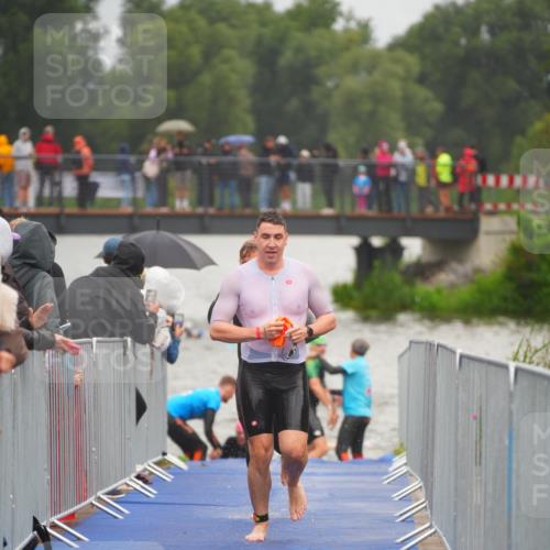 30.08.2026 - Elbe Triathlon Hamburg LAZAROV Photography http://msf.ph/oto/10033999 30.08.2026 08:55:43 Schwimmen 489, 504, 543, 622 meine-sportfotos.de