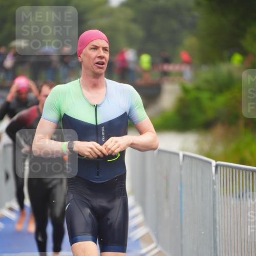 30.08.2026 - Elbe Triathlon Hamburg LAZAROV Photography http://msf.ph/oto/10034046 30.08.2026 08:55:55 Schwimmen 449, 504, 532, 542, 543, 544, 622 meine-sportfotos.de