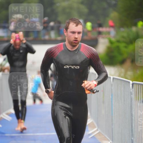 30.08.2026 - Elbe Triathlon Hamburg LAZAROV Photography http://msf.ph/oto/10034055 30.08.2026 08:55:56 Schwimmen 449, 512, 532, 542, 543, 544, 622 meine-sportfotos.de