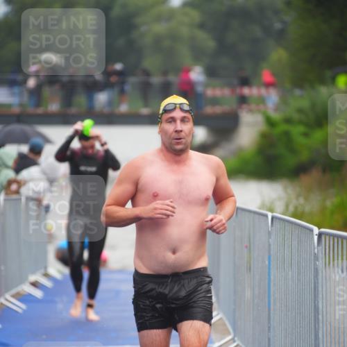 30.08.2026 - Elbe Triathlon Hamburg LAZAROV Photography http://msf.ph/oto/10034113 30.08.2026 08:56:14 Schwimmen 429, 498, 512, 534 meine-sportfotos.de