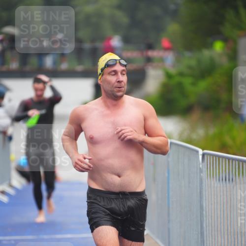 30.08.2026 - Elbe Triathlon Hamburg LAZAROV Photography http://msf.ph/oto/10034115 30.08.2026 08:56:14 Schwimmen 429, 498, 512, 534 meine-sportfotos.de