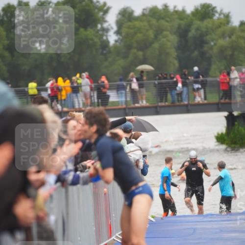 30.08.2026 - Elbe Triathlon Hamburg LAZAROV Photography http://msf.ph/oto/10034201 30.08.2026 08:56:44 Schwimmen 434, 488, 490 meine-sportfotos.de