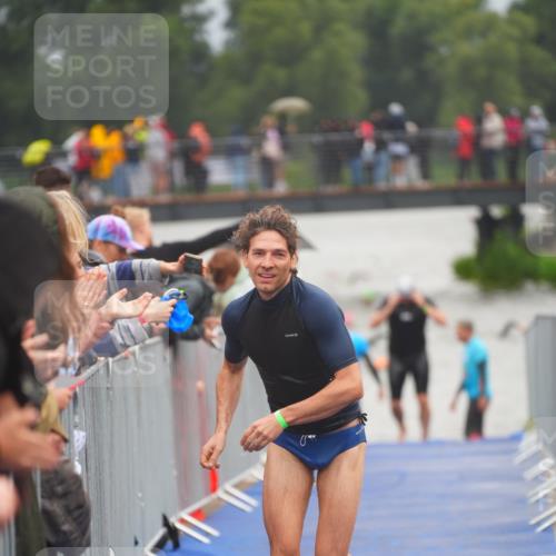 30.08.2026 - Elbe Triathlon Hamburg LAZAROV Photography http://msf.ph/oto/10034207 30.08.2026 08:56:45 Schwimmen 434, 488, 490 meine-sportfotos.de