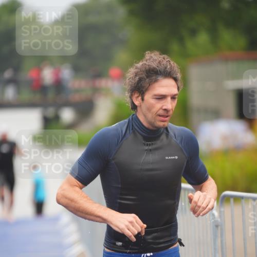 30.08.2026 - Elbe Triathlon Hamburg LAZAROV Photography http://msf.ph/oto/10034217 30.08.2026 08:56:47 Schwimmen 434, 488, 490 meine-sportfotos.de