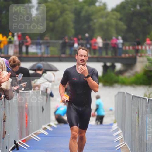 30.08.2026 - Elbe Triathlon Hamburg LAZAROV Photography http://msf.ph/oto/10034251 30.08.2026 08:57:12 Schwimmen 492, 616 meine-sportfotos.de