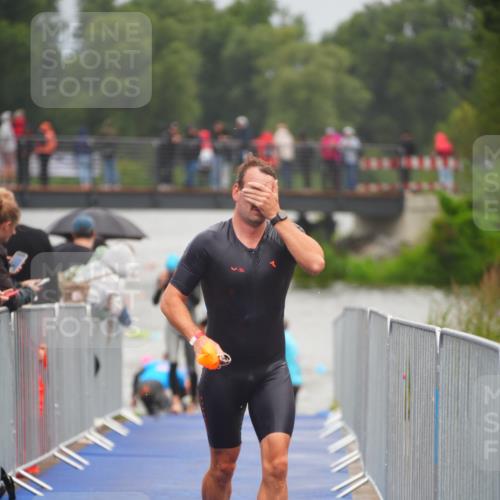 30.08.2026 - Elbe Triathlon Hamburg LAZAROV Photography http://msf.ph/oto/10034254 30.08.2026 08:57:13 Schwimmen 492, 616 meine-sportfotos.de