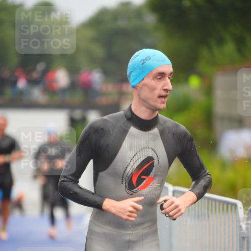 30.08.2026 - Elbe Triathlon Hamburg LAZAROV Photography http://msf.ph/oto/10034275 30.08.2026 08:57:21 Schwimmen 419, 467, 492, 575, 616 meine-sportfotos.de
