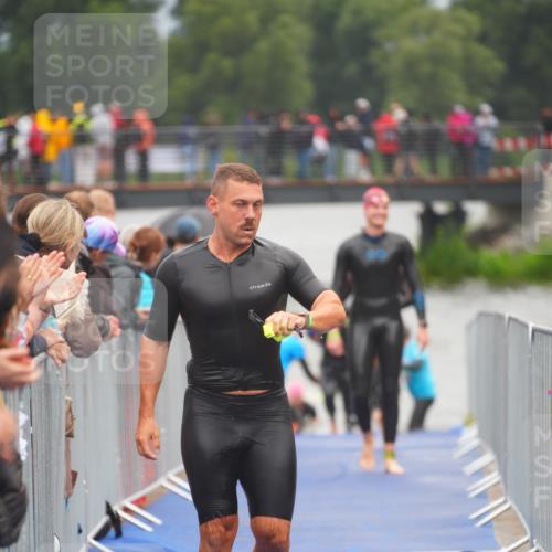 30.08.2026 - Elbe Triathlon Hamburg LAZAROV Photography http://msf.ph/oto/10034297 30.08.2026 08:57:27 Schwimmen 403, 419, 467, 492, 575, 616 meine-sportfotos.de