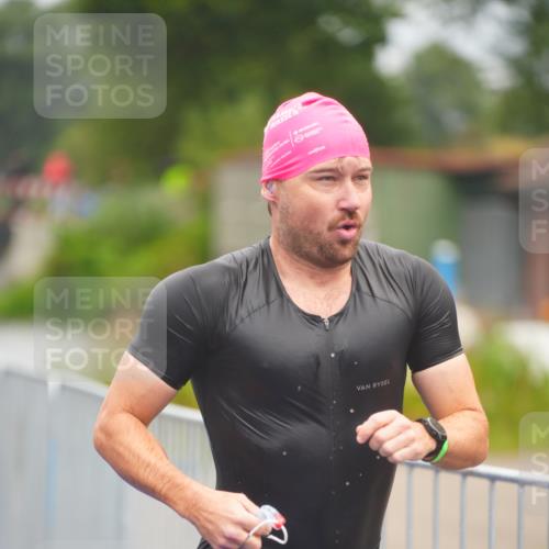 30.08.2026 - Elbe Triathlon Hamburg LAZAROV Photography http://msf.ph/oto/10034319 30.08.2026 08:57:40 Schwimmen 403, 410, 419, 452, 483, 499, 639 meine-sportfotos.de