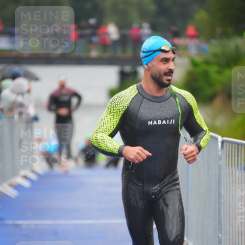 30.08.2026 - Elbe Triathlon Hamburg LAZAROV Photography http://msf.ph/oto/10034337 30.08.2026 08:57:44 Schwimmen 403, 410, 452, 483, 499, 639 meine-sportfotos.de