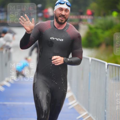 30.08.2026 - Elbe Triathlon Hamburg LAZAROV Photography http://msf.ph/oto/10034360 30.08.2026 08:57:51 Schwimmen 410, 452, 483, 495, 500, 639 meine-sportfotos.de