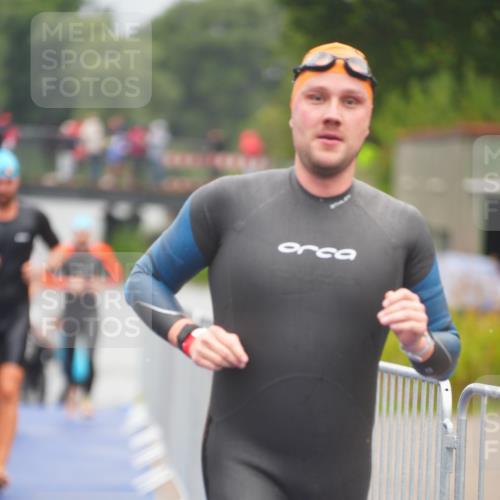 30.08.2026 - Elbe Triathlon Hamburg LAZAROV Photography http://msf.ph/oto/10034401 30.08.2026 08:58:07 Schwimmen 441, 443, 500, 623, 637 meine-sportfotos.de