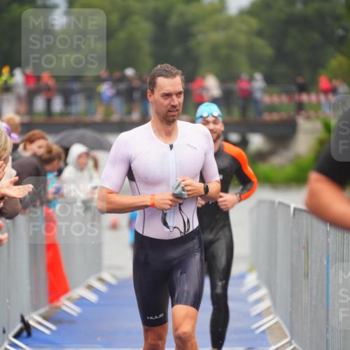 30.08.2026 - Elbe Triathlon Hamburg LAZAROV Photography http://msf.ph/oto/10034419 30.08.2026 08:58:11 Schwimmen 404, 441, 443, 623, 637, 841, 1894 meine-sportfotos.de