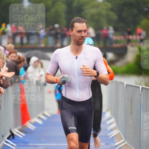 30.08.2026 - Elbe Triathlon Hamburg LAZAROV Photography http://msf.ph/oto/10034422 30.08.2026 08:58:11 Schwimmen 404, 441, 443, 623, 637, 841, 1894 meine-sportfotos.de