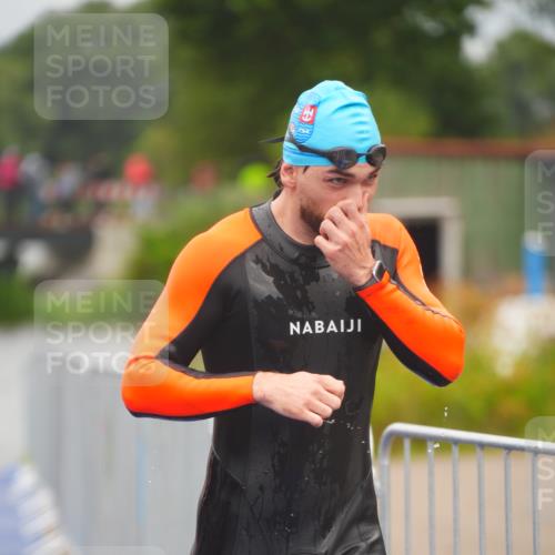 30.08.2026 - Elbe Triathlon Hamburg LAZAROV Photography http://msf.ph/oto/10034437 30.08.2026 08:58:13 Schwimmen 404, 441, 443, 623, 637, 841, 1894 meine-sportfotos.de