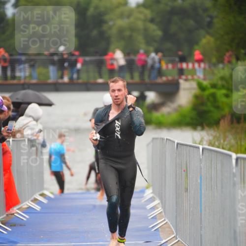 30.08.2026 - Elbe Triathlon Hamburg LAZAROV Photography http://msf.ph/oto/10034442 30.08.2026 08:58:14 Schwimmen 404, 441, 443, 468, 623, 637, 841, 1894 meine-sportfotos.de