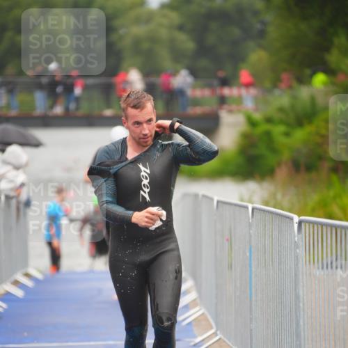 30.08.2026 - Elbe Triathlon Hamburg LAZAROV Photography http://msf.ph/oto/10034456 30.08.2026 08:58:16 Schwimmen 404, 441, 443, 468, 623, 841, 1894 meine-sportfotos.de
