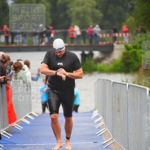 30.08.2026 - Elbe Triathlon Hamburg LAZAROV Photography http://msf.ph/oto/10034468 30.08.2026 08:58:19 Schwimmen 404, 441, 443, 468, 623, 841, 1894 meine-sportfotos.de