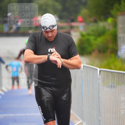 30.08.2026 - Elbe Triathlon Hamburg LAZAROV Photography http://msf.ph/oto/10034480 30.08.2026 08:58:21 Schwimmen 404, 441, 468, 623, 841, 1894 meine-sportfotos.de