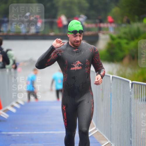 30.08.2026 - Elbe Triathlon Hamburg LAZAROV Photography http://msf.ph/oto/10034493 30.08.2026 08:58:27 Schwimmen 404, 468, 641, 841, 1894 meine-sportfotos.de